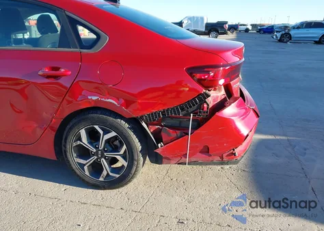 2019 Kia Forte Lxs z USA, uszkodzony, nr VIN 3KPF24AD2KE010939